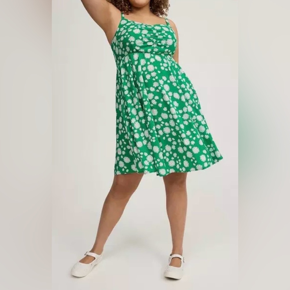 NWT Torrid whimsy daisy challis mini skater dress, Torrid size 2 - Picture 2 of 7